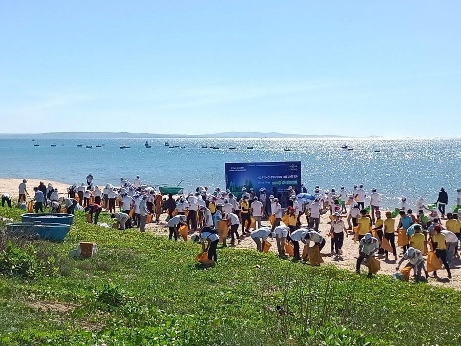 Nhiều hoạt động làm sạch bãi biển ở Ninh Thuận và Bình Thuận nhân ngày môi trường thế giới (05/6/2022)